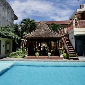 Ndalem Padma Guesthouse Beran Kidul Exterior photo